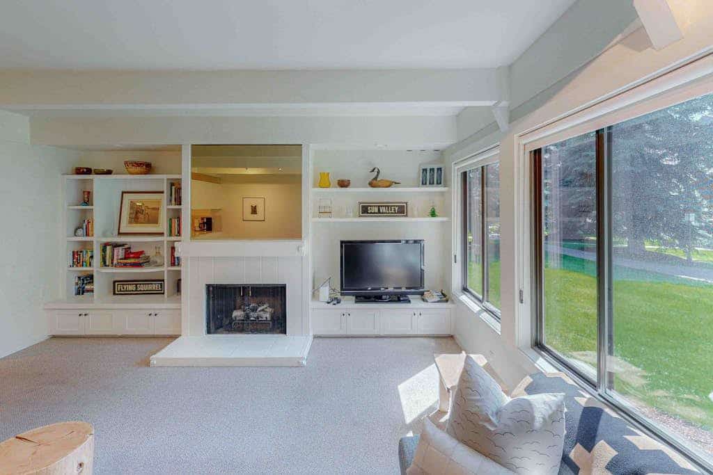 2 bedroom + Loft with two twin beds ; 2 bathrooms; sleeps 6