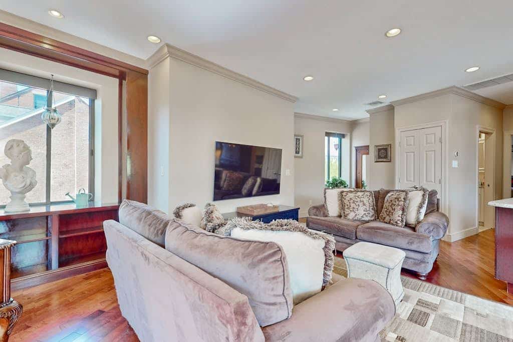 Centrally located open concept apartment with parking,  central AC, & W/D