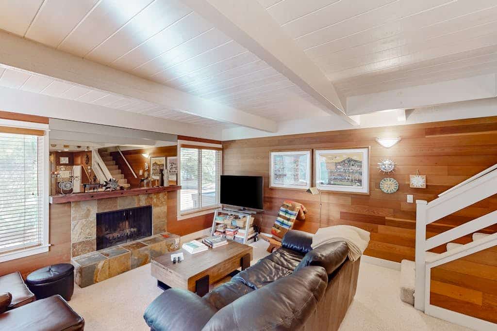 Peaceful condo in Sun Valley with heated pool, mtn views