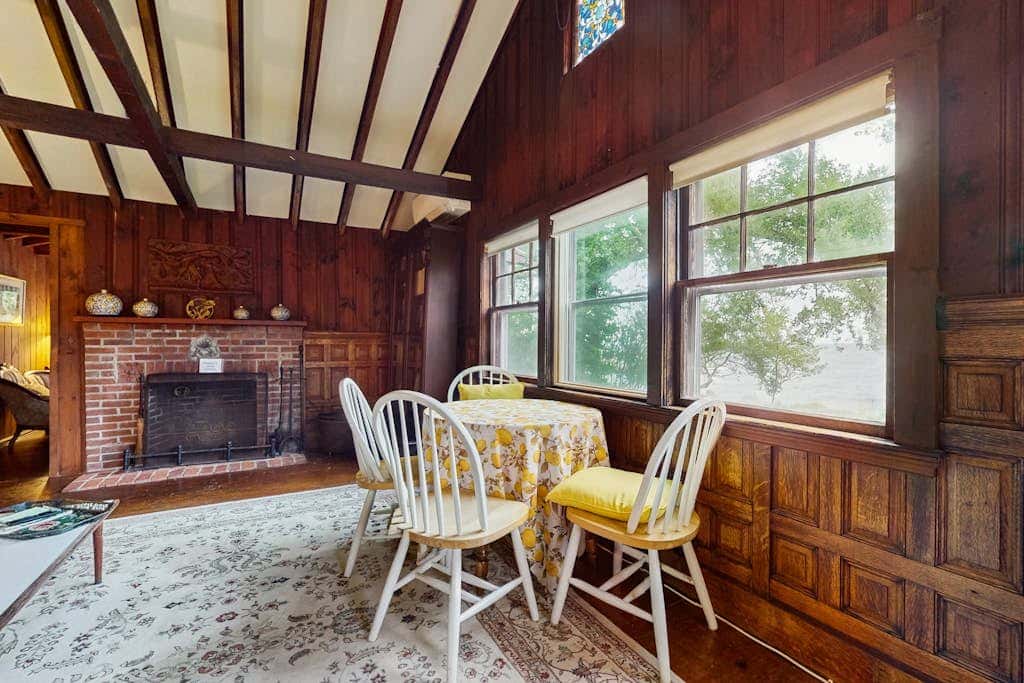 Rustic Rockport Cottage