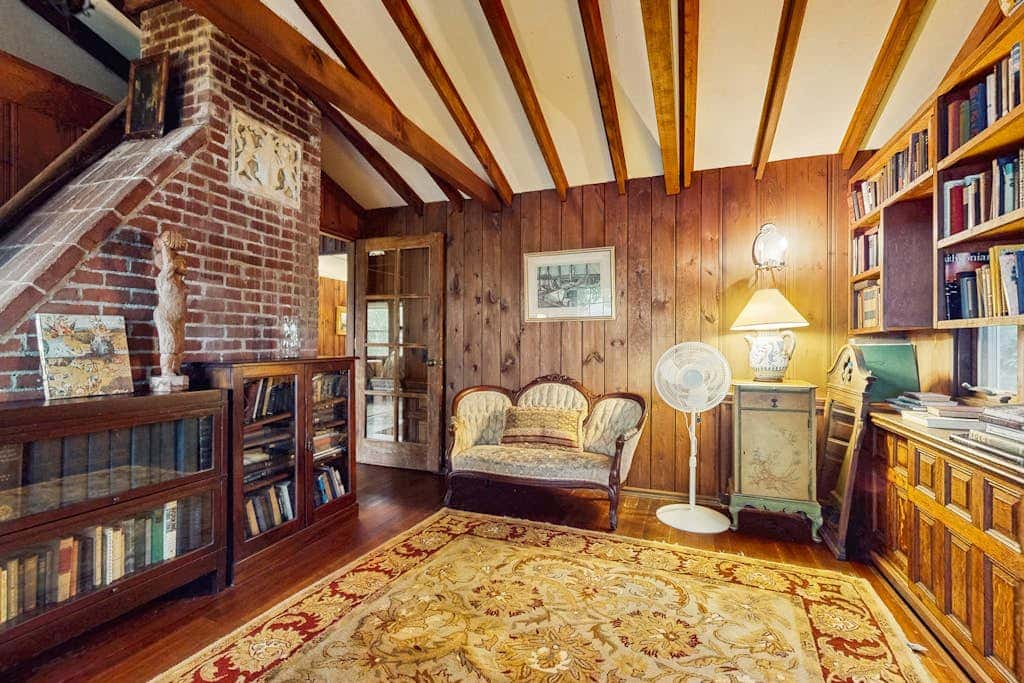 Rustic Rockport Cottage