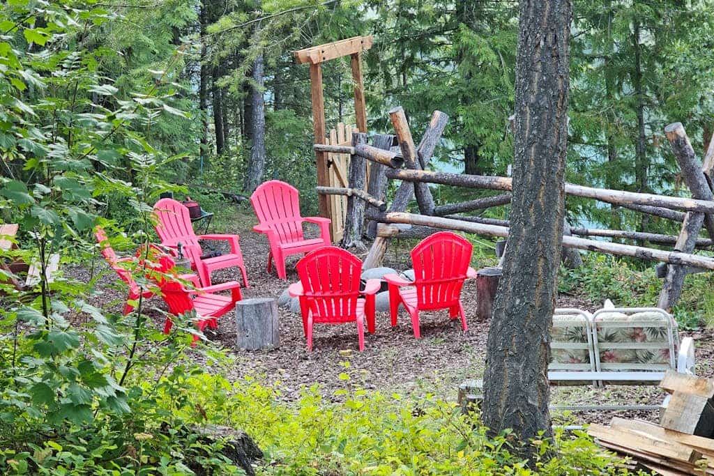 Charming riverfront house near Glacier with firepit, grill & mountain view