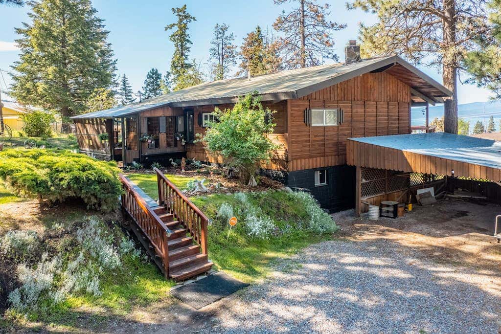 Hilltop Hideaway