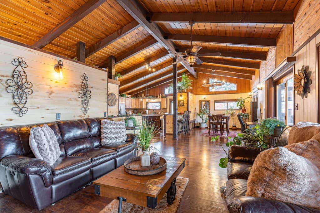 Hilltop Hideaway