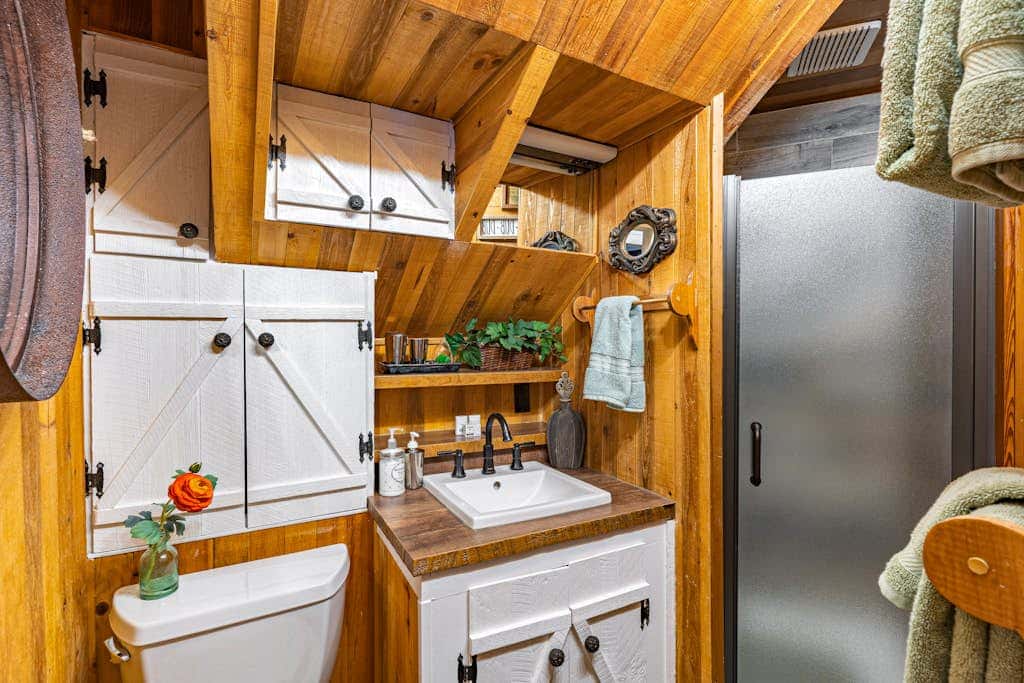 Hilltop Hideaway