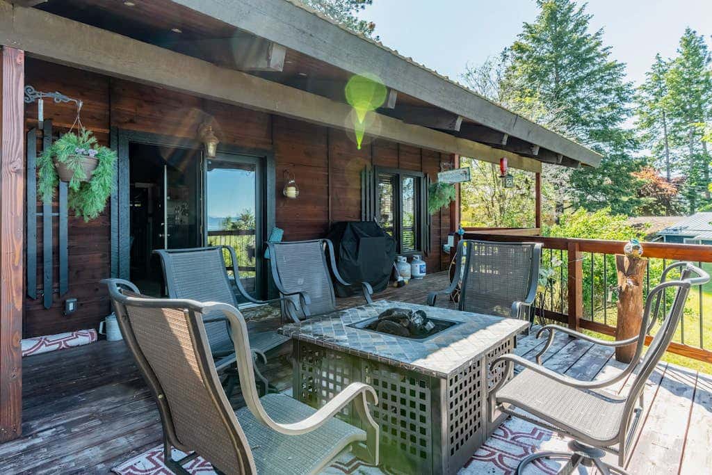 Hilltop Hideaway