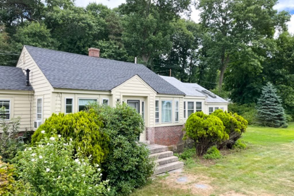 Garden Cottage By The Sea