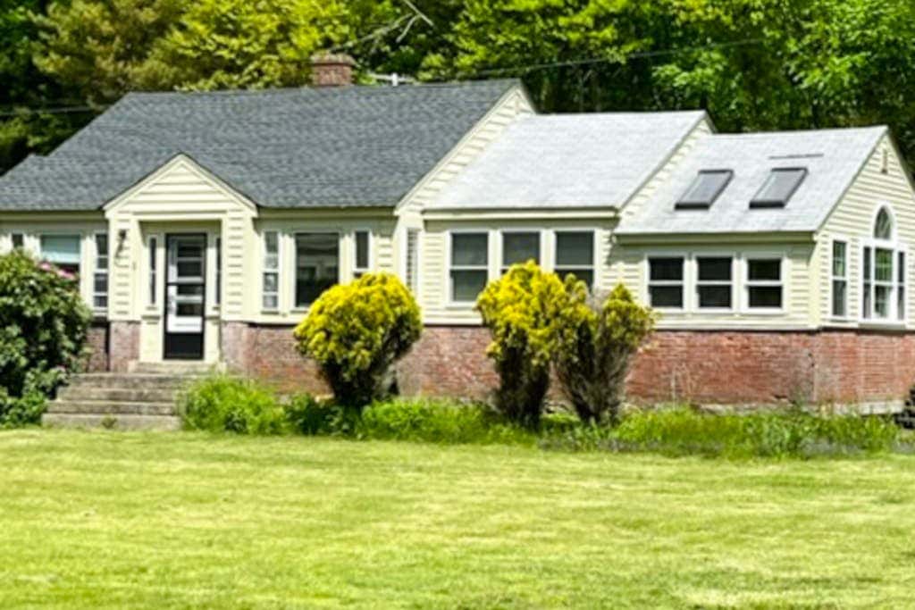 Garden Cottage By The Sea