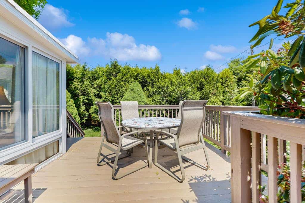 Downtown home: walk to town, beach & regional rail station