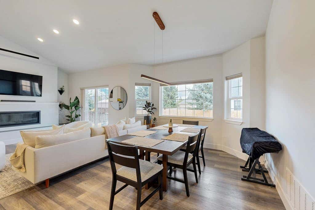Modern Mountain View Escape