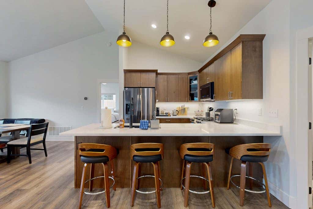 Modern Mountain View Escape