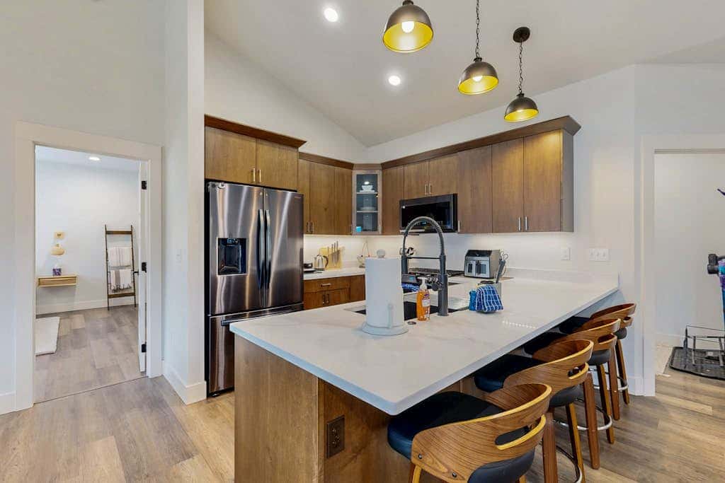 Modern Mountain View Escape