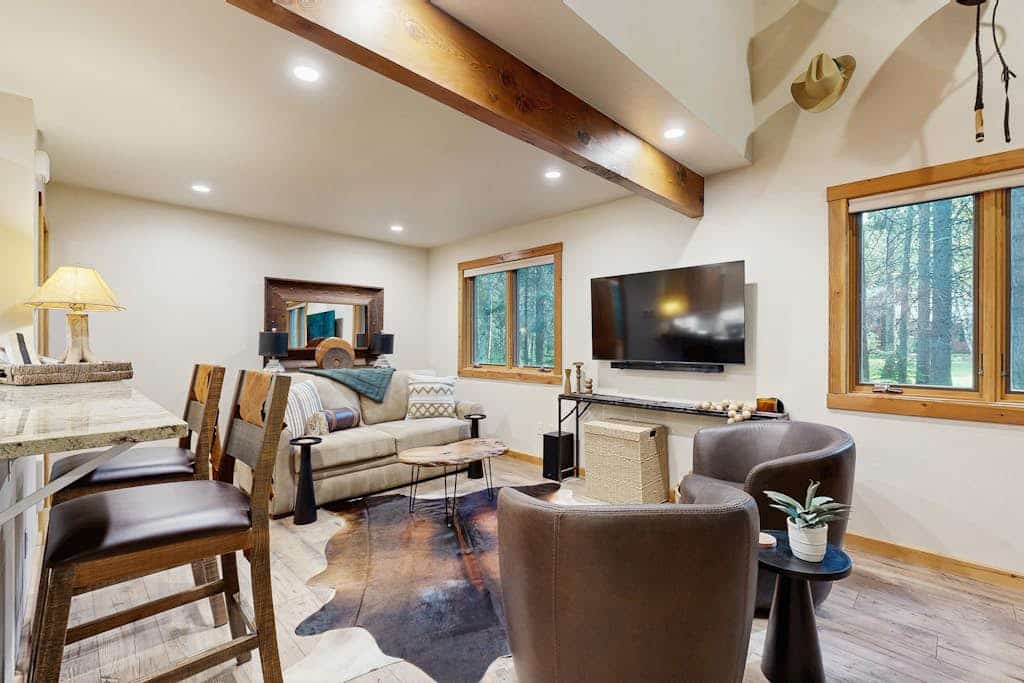 Big Fork rustic loft cabin with forest views, WiFi, 5 miles to Flathead Lake