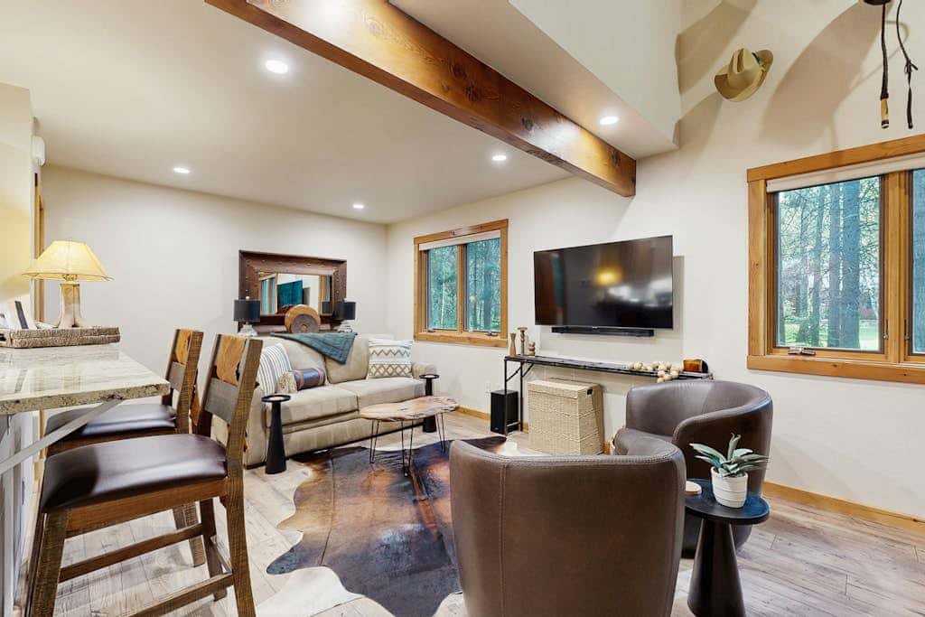 Deer Pine Cabin