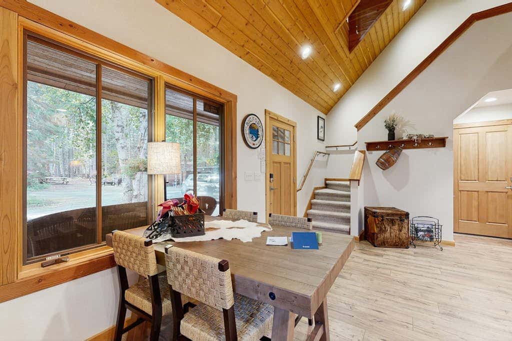 Deer Pine Cabin