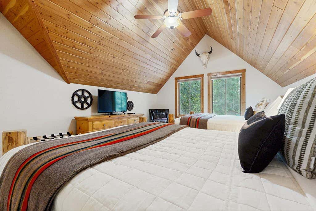 Deer Pine Cabin