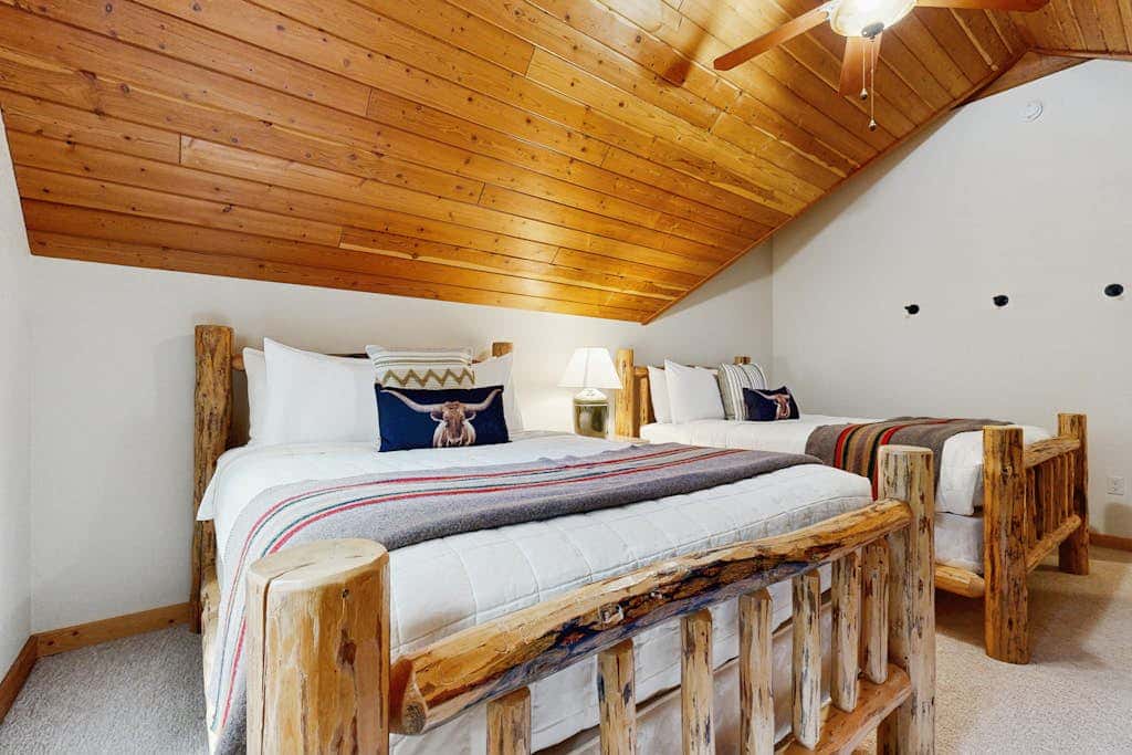 Deer Pine Cabin