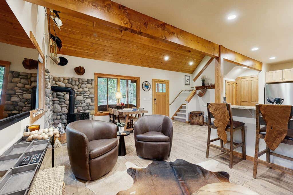 Deer Pine Cabin