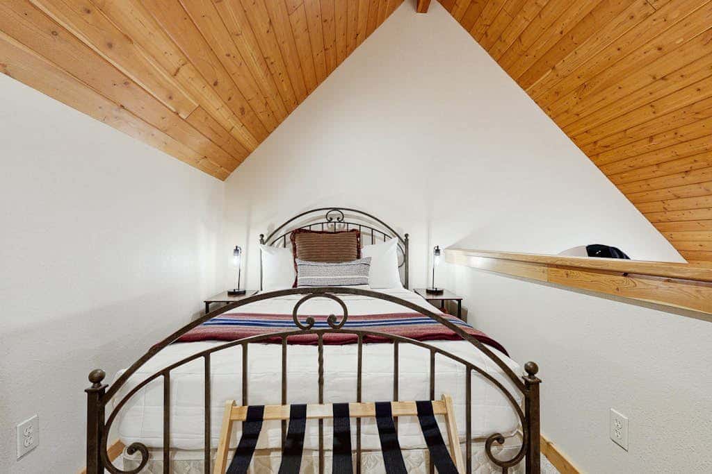Deer Pine Cabin