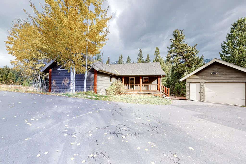 Dog-Friendly Home with Free WiFi, Private Hot Tub, and Great Views - Near Golfing
