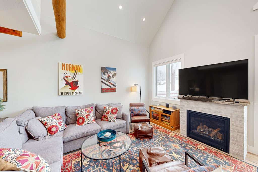 Spacious ski-in/ski-out townhome located in Moonlight Basin with private hot tub