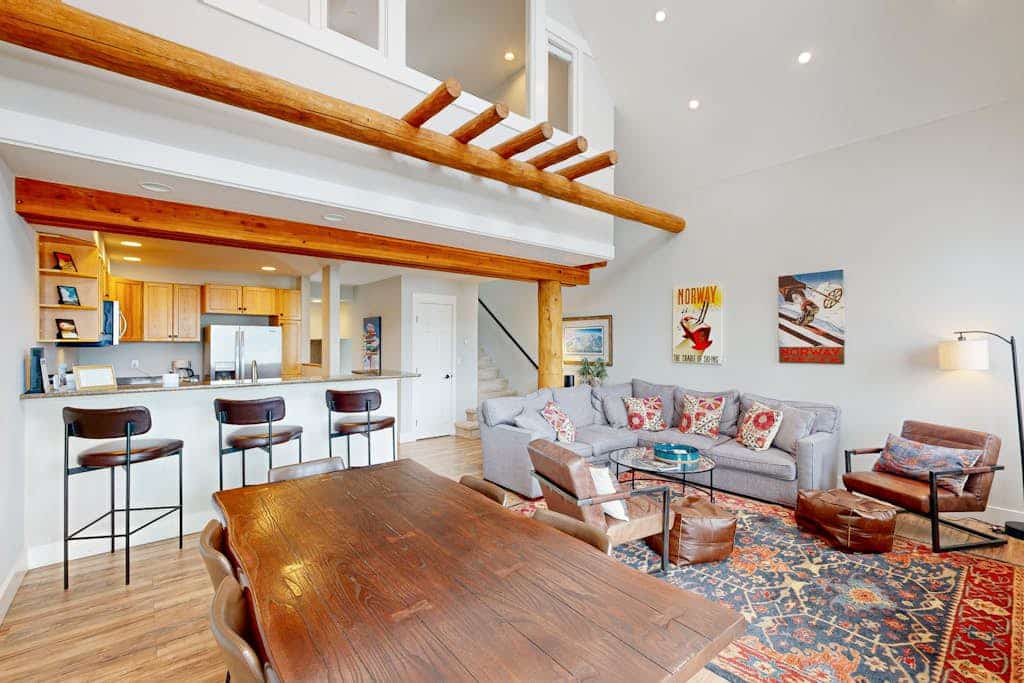 Spacious ski-in/ski-out townhome located in Moonlight Basin with private hot tub
