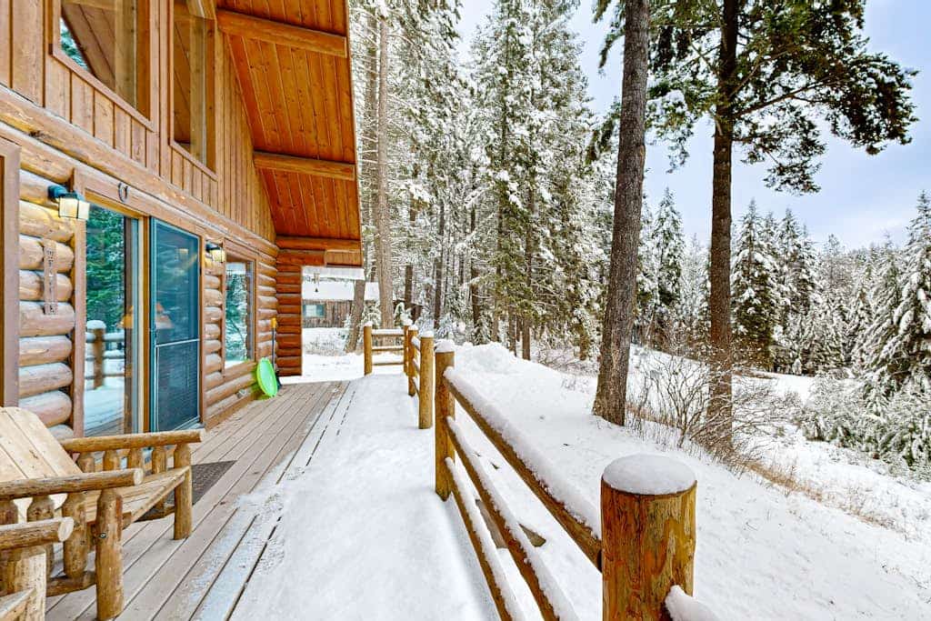Welcoming & Peaceful Cabin, Easy Access to Lake & Skiing - Dogs OK