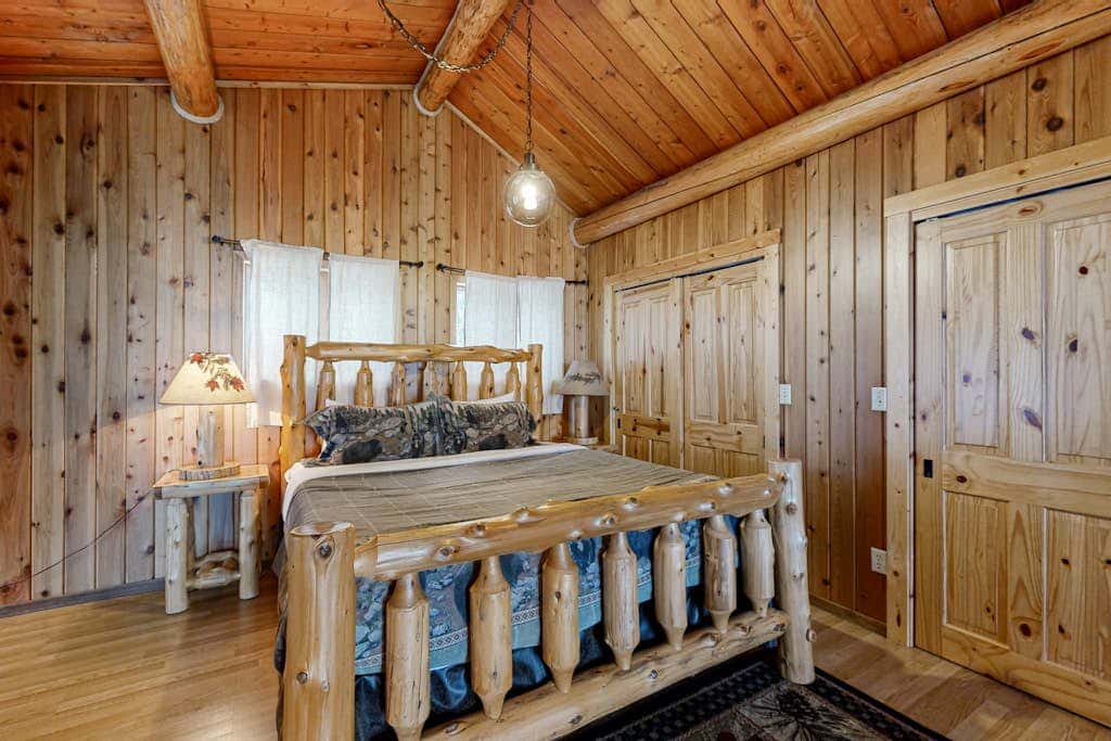 Blacktail Cabin