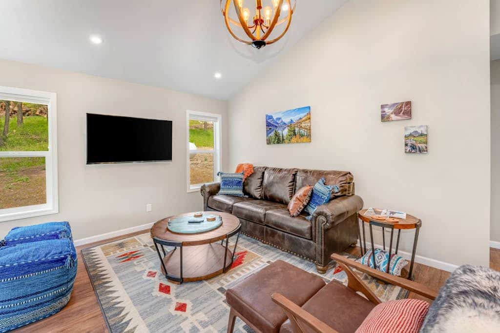 Relaxing single-level home with a patio, washer/dryer, & central AC