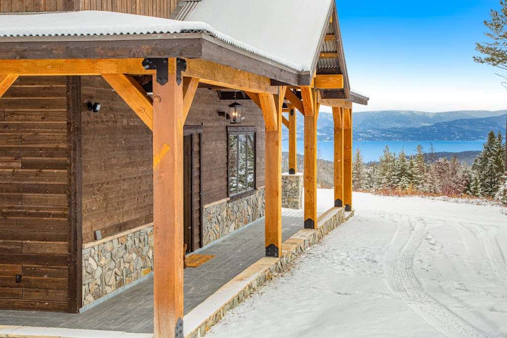 Newly built mountain home with water views, balcony, two kitchens, & W/D