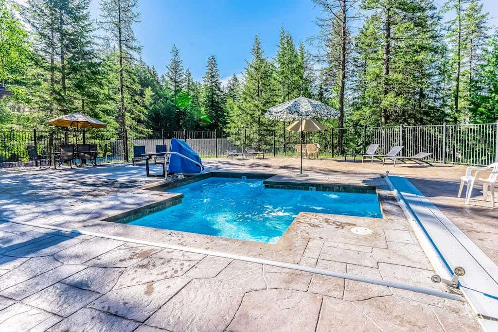 Resort condo with in/outdoor pools, beach, fishing pond, dock, sauna, & tennis