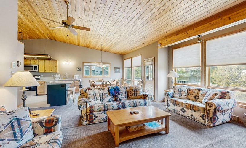 Townhome minutes from slopes