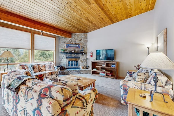 Townhome minutes from slopes