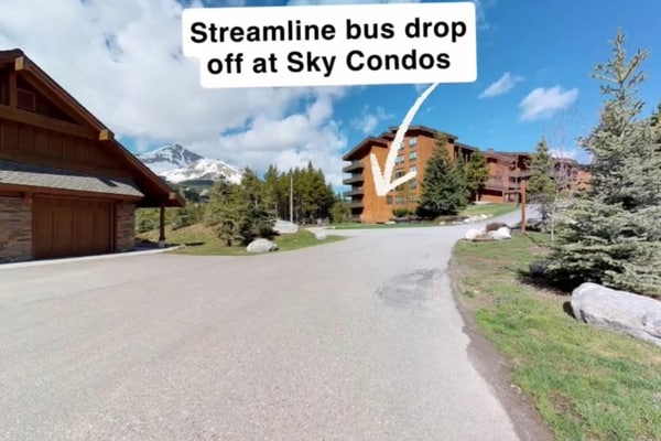 Beautifully updated Big Sky chalet with hot tub, deck & free WiFi