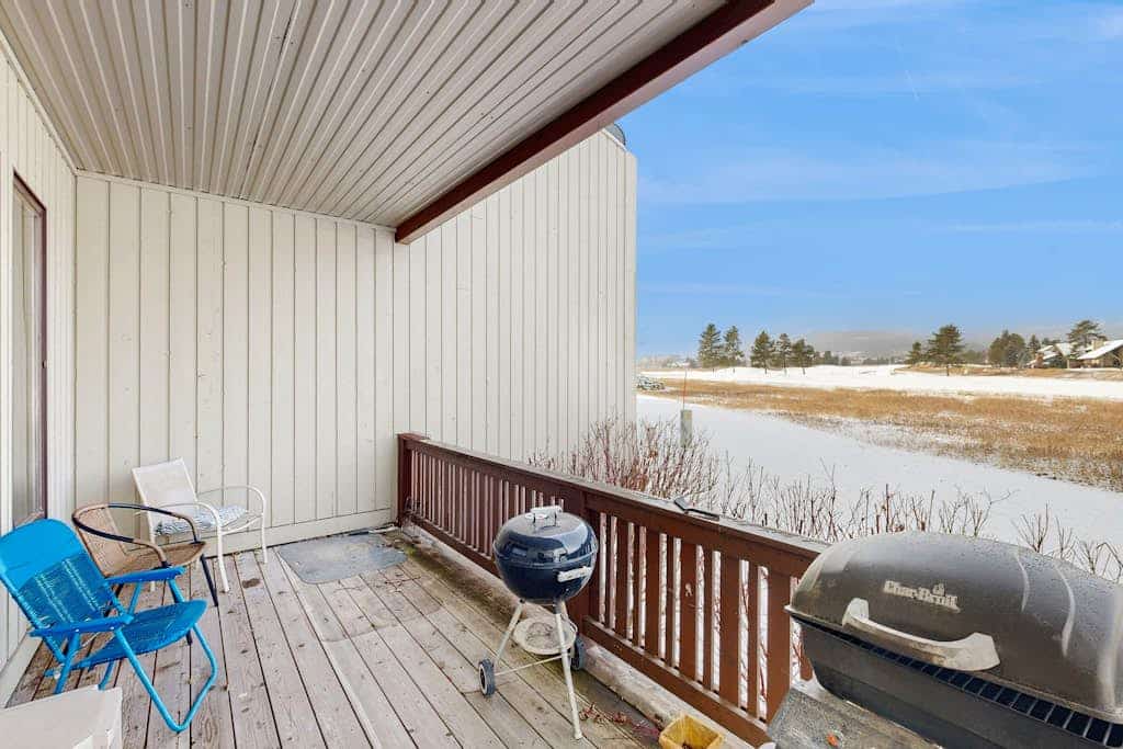 Condo with WiFi, fireplace, hot tub, & swimming pool