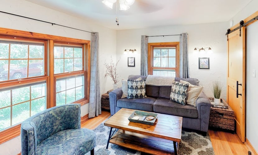 Modern duplex with gas fireplace, free WiFi, & walkable downtown location