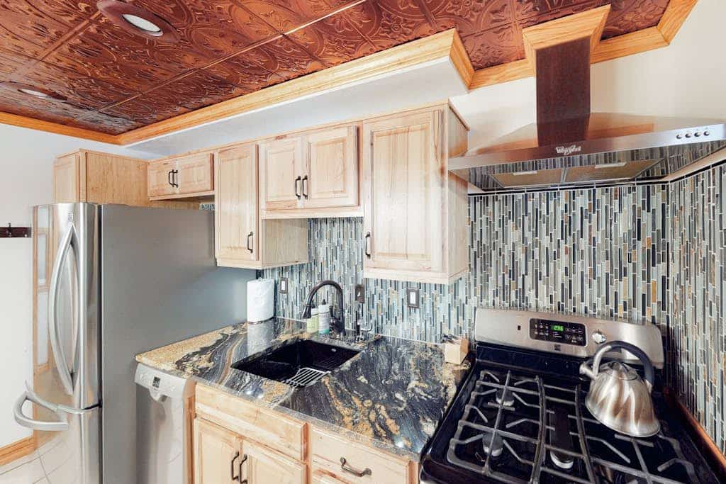 Modern duplex with gas fireplace, free WiFi, & walkable downtown location