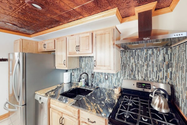 Modern duplex with gas fireplace, free WiFi, & walkable downtown location