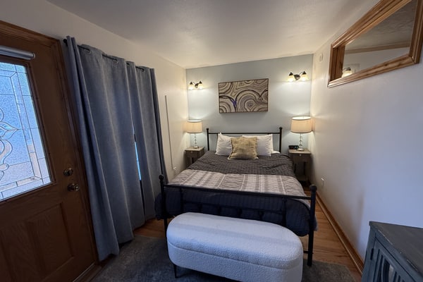 Modern duplex with gas fireplace, free WiFi, & walkable downtown location