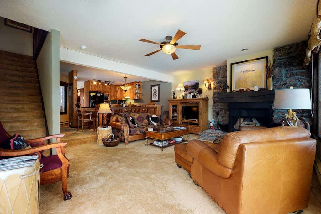 Rustic townhome near Jackson Hole Golf & Tennis Club with private sauna & deck