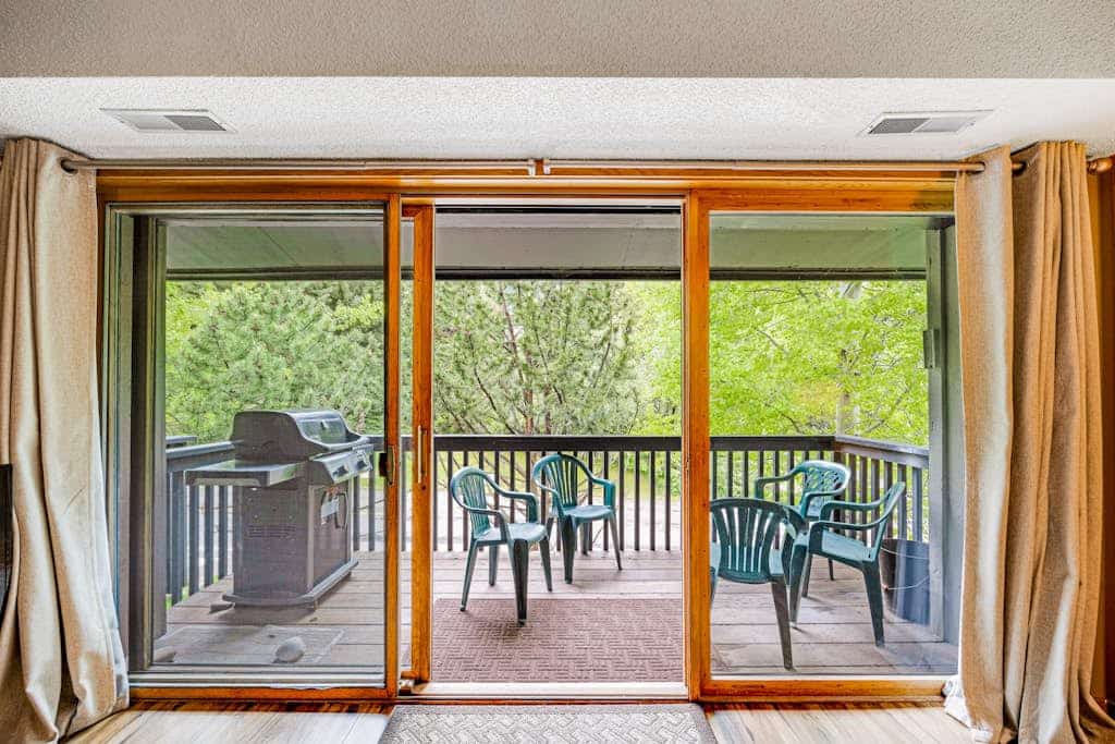 Inviting condo in the heart of Teton Village w/deck, shared pool/hot tub, tennis