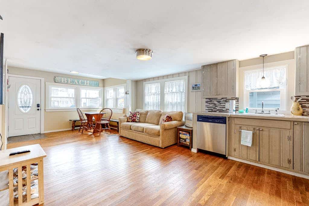 Comfortable home steps from beach with deck, grill, & washer/dryer