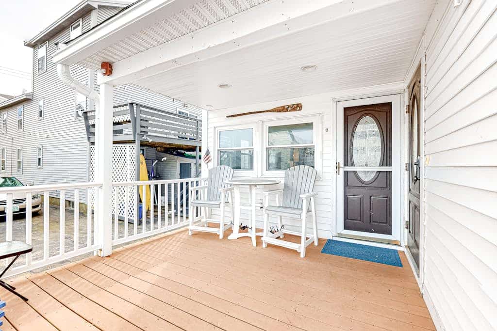Comfortable home steps from beach with deck, grill, & washer/dryer