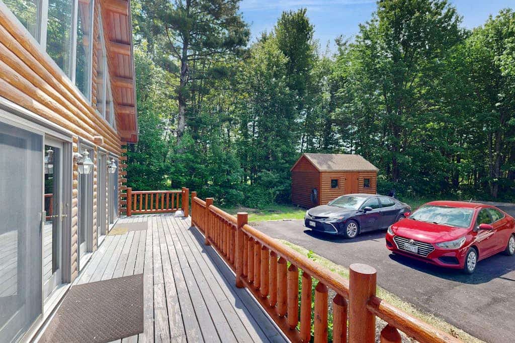 Private 2BR waterfront home, hot tub, pool table, sandy beach, BBQ, w/d, wifi