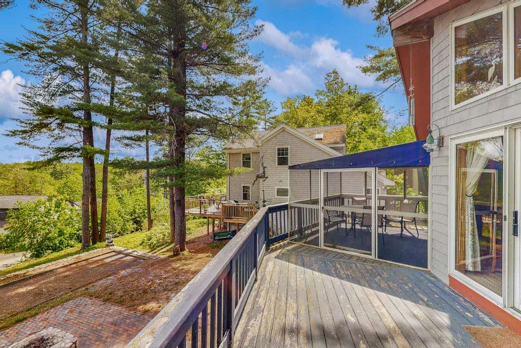 Summer Fun, Lake View, Firepit, Outdoor grilling, walk to the lake