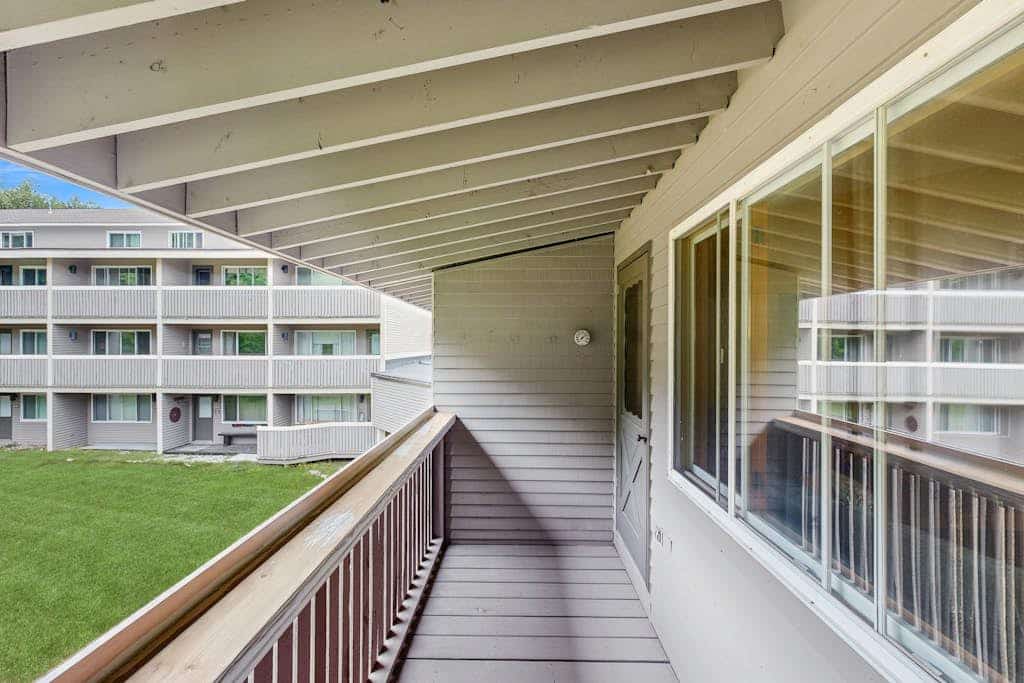 Mountain condo w/ shared indoor hot tub & pool - ski-in/ski-out access
