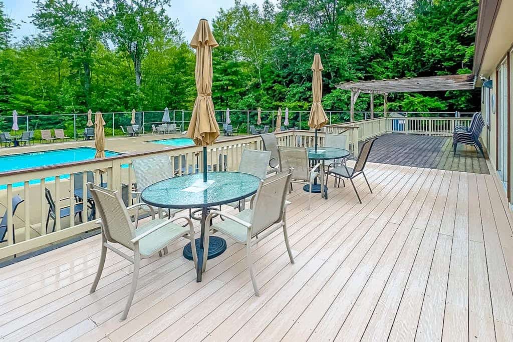 Tranquil Mountain Escape with Modern Comforts, Deck, Fire Pit, and Shared Pools