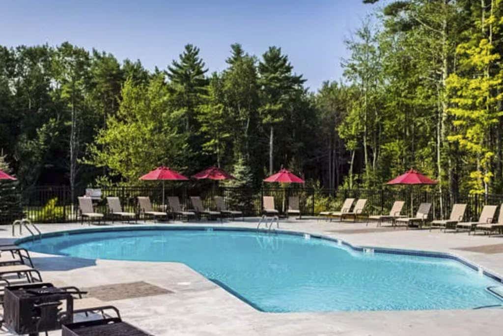 Charming Cottage with a Game Room, Pool, and Coastal Attractions Nearby
