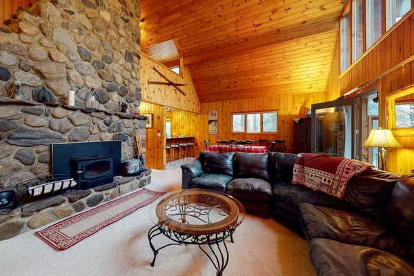 Stunning Ski Lodge with Mountain Views & Epic Game Room - Walk to Resort