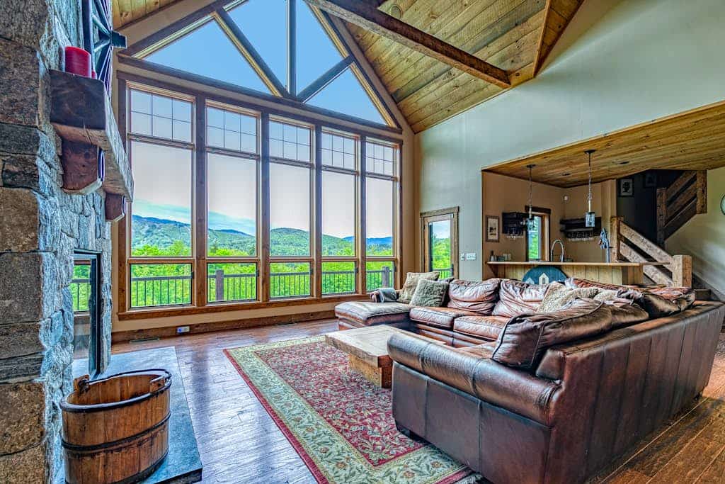 Stunning mountain-view estate with private pool & hot tub - near slopes